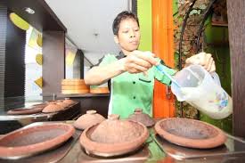 Wow Nikmatnya Serabi Banting !!