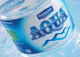 Semua Air Minum Kemasan Itu Namanya Aqua